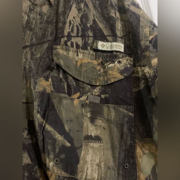 Camouflaged Columbia short sleeve button down - Picture 2 of 4